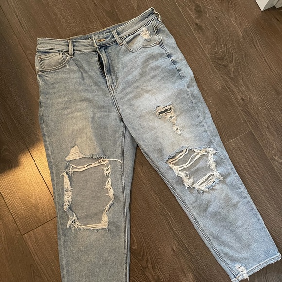 American Eagle Mom Jeans - Picture 1 of 3